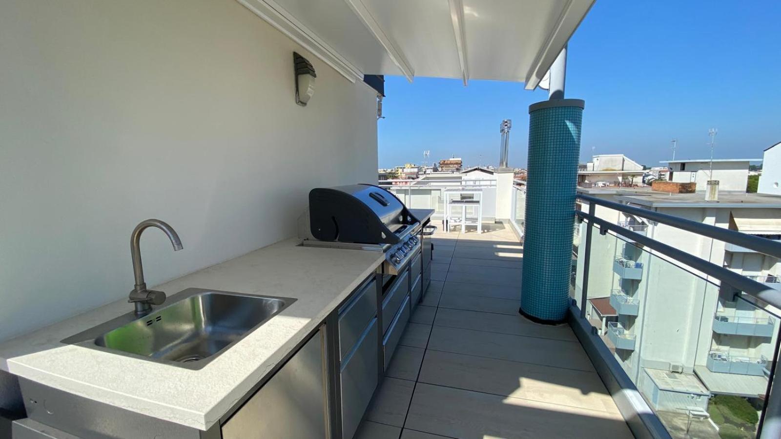 Rooftop Onda Blu Vista Mare - Aria - A 150 Mt Dalla Appartamento