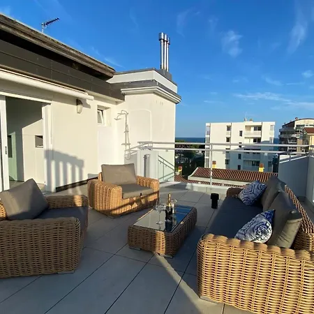Appartamento Rooftop Onda Blu Vista Mare - Aria - A 150 Mt Dalla Lido di Jesolo