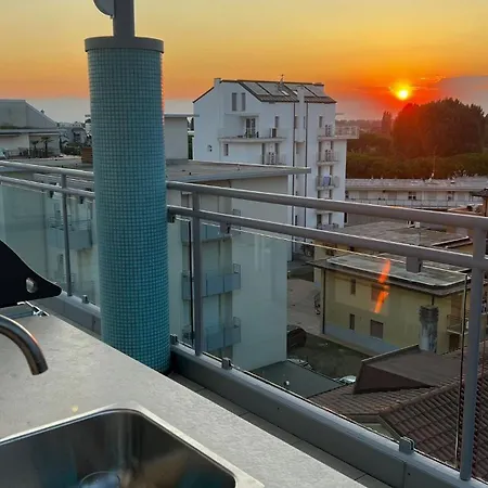 Appartamento Rooftop Onda Blu Vista Mare - Aria - A 150 Mt Dalla Lido di Jesolo